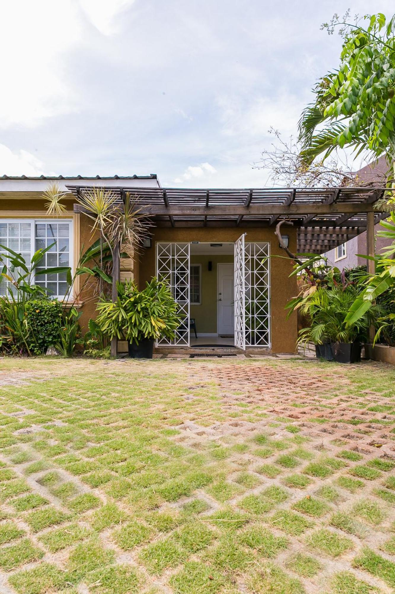 Botanic Bliss Living In Kingston Apartamento Exterior foto